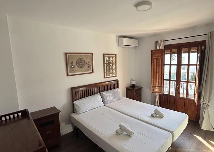 Decada Alamos Nyaraló *